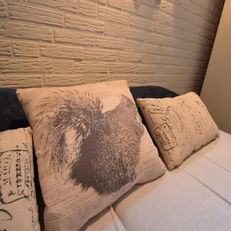 Pet-friendly Getaway, Cleaning Included Stramproy